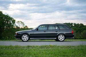 BMW M5 Touring 1992 года  (EU)